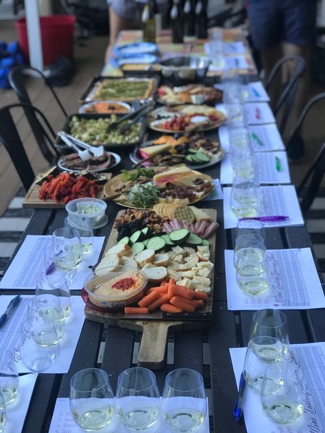 Wine Tasting Party At Home, Wine Tasting Set Up, Wine Tasting Party Aesthetic, Backyard Wine Tasting Party Ideas, Wine Tasting Birthday Party Ideas, Wine Tasting At Home Parties, Wine Tasting Table Setting, Wine Tasting Event Decor, At Home Wine Tasting Party