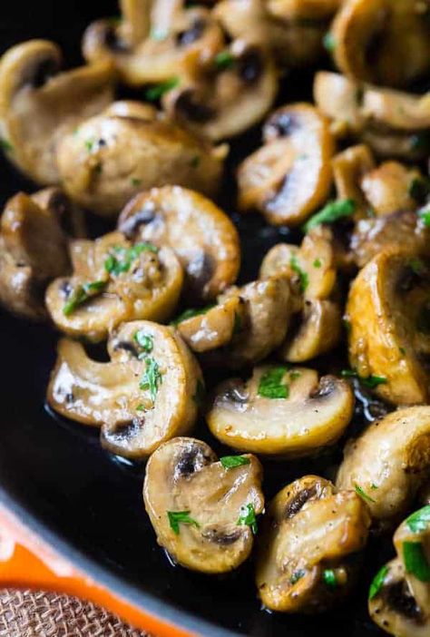 Sautéed Mushrooms with Garlic Butter Best Sauteed Mushrooms, Mushroom Side Dishes, Cherry Martini, Sautéed Mushrooms, Fitness Recipes, Christmas Dinner Menu, Pumpkin Chocolate Chip Muffins, Chicken Recipes Video, Garlic Butter Sauce