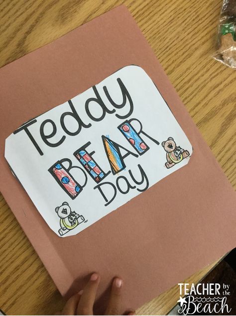 Bring Your Teddy Bear To School Day, Teddy Bear Day Preschool, Bear Theme Preschool, First Grade Themes, Bears Preschool, September Preschool, Kindergarten Word Families, Teddy Bear Crafts, Picnic Activities