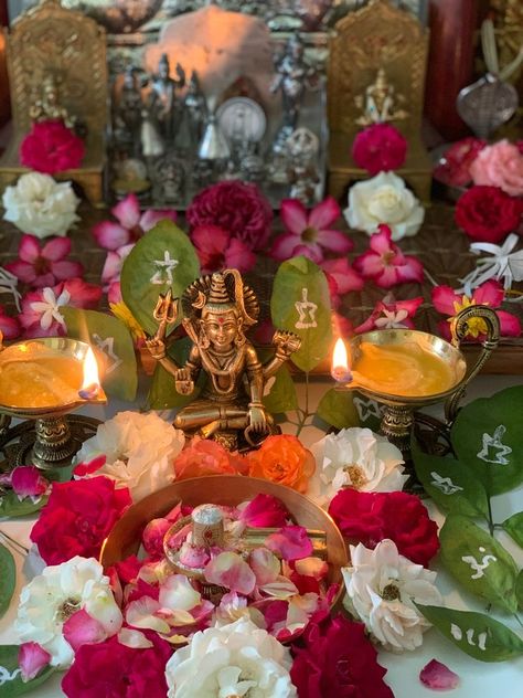 Laxmi Devi Muggulu, Goddess Decor Ideas, Laxmi Puja Decoration At Home, Shivling Images Wallpaper, Varalakshmi Pooja Decoration, Navratri Wallpaper, Kalash Decoration, Lakshmi Goddess, Pooja Decor