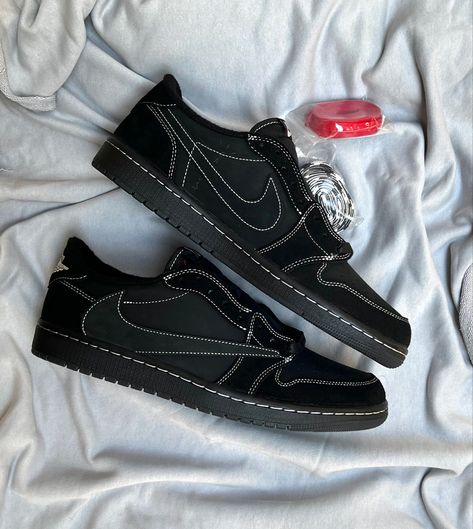 Travis Scott Low Jordan 1, Black Phantom Travis Scott, Travis Scott Black Phantom, Shoe Art Designs, Travis Scott Shoes, Travis Scott Low, Nike Travis Scott, Official Shoes, Adidas Shoes Mens