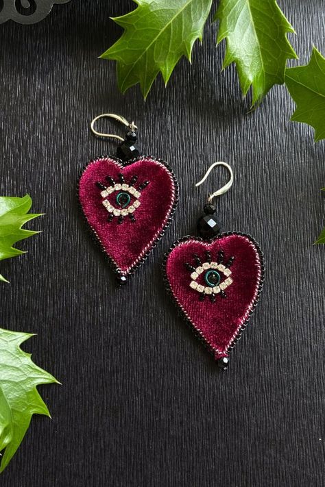 Heart Earrings Diy, Heart With Eyes, Embroidery Heart, Earrings Bead, Embroidery Hearts, Face Earrings, Evil Eye Earrings, Embroidery Jewelry, Eye Earrings