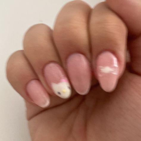 Hello Kirry Nails, Short Nail Inspo Hello Kitty, Pink Hello Kitty Nails Short, Hello Kitty Nails Almond Shape, Hello Kitty Nails Ideas, Hello Kitty Themed Nails, Basic Hello Kitty Nails, Easy Hello Kitty Nails, Hello Kitty Nails Medium