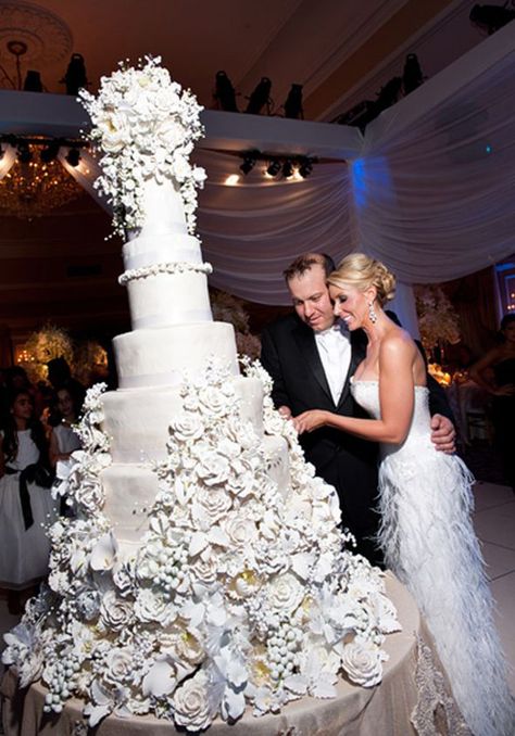 10 of Pinterest's Most OTT Floral Wedding Cakes Grace Ormonde Wedding Style, Oheka Castle, Extravagant Wedding, Floral Wedding Cakes, Amazing Wedding Cakes, Long Island Wedding, Gorgeous Wedding Cake, Wedding Cakes With Cupcakes, Beautiful Wedding Cakes