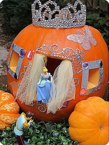 Best Halloween pumpkin ever:) #SecurCare #pinyourpumpkin Cinderella Pumpkin, Fröhliches Halloween, Zucca Halloween, Theme Halloween, Cute Pumpkin, Fete Halloween, A Princess, Pumpkin Decorating, Fall Fun