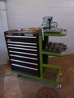 Rolling Tool Cart With Shelves Toolbox Organization, Custom Tool Boxes, Metalworking Projects, Garage Organizing, Tech Storage, Desert Racing, Rolling Tool Box, Welding Tables, Garage Atelier