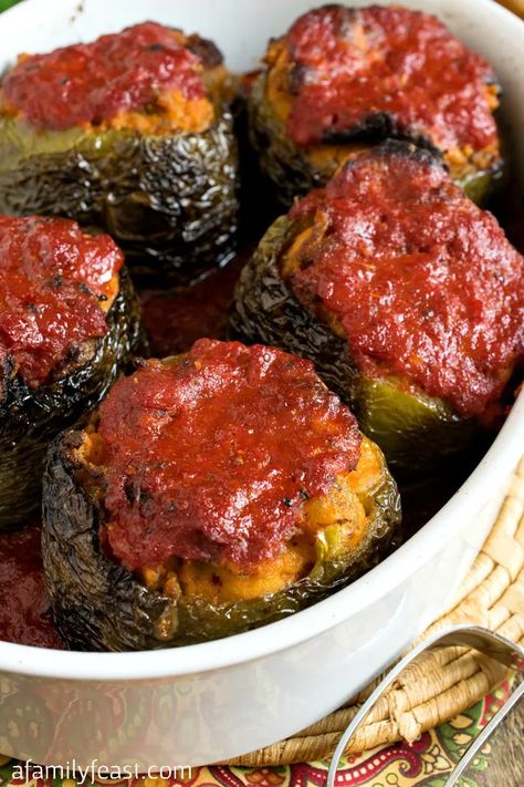 Buffalo Chicken Stuffed Peppers, Easy Stuffed Pepper Recipe, Lasagna Stuffed Peppers, Italian Stuffed Peppers, Vegetarian Stuffed Peppers, Cheesesteak Stuffed Peppers, Easy Stuffed Peppers, Sausage And Peppers, Family Feast