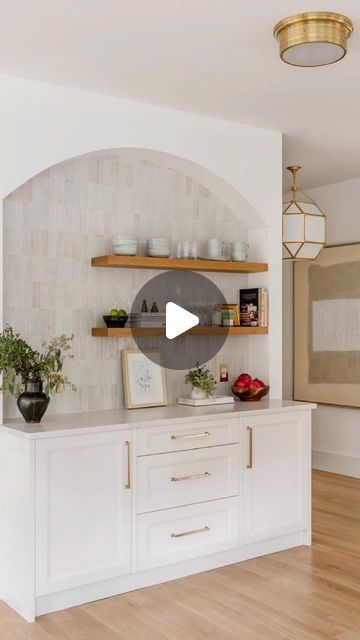 Riad Tile on Instagram: "Nothing quite like waking up to a beautiful Saturday morning to a pristine kitchen flooded in natural light. The talented @mif_design gives us such a serene vision using our Snow Zellige in both 2x6 and 4x4, both currently in stock and online. 

🎞️: @mif_design @lindapordonphotography 

#riadtile #riadtilezellige #bejmat #handmadeinmorocco #glazedterracotta #perfectimperfections #whitezellige #zelligesnow26riadtile #zelligesnow44riadtile #whiteinteriors #classicmodern #dwellmagazine #elledecor #sodomino #kitchensofinstagram" Tiled Hood Kitchen, Cream Zellige Tile Kitchen, Zellige Tile Kitchen, Mif Design, Back Splash Patterns For Kitchen, Beautiful Saturday Morning, Riad Tile, Kitchen Backsplash Inspiration, Beautiful Saturday