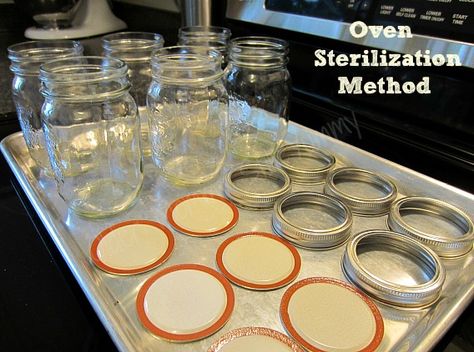 I've always wanted to learn how to do this. How to Sterilize Jars in the Oven Canning 101, Canning Fruit, Canning Vegetables, Canning Food Preservation, Canned Food Storage, Canning Tips, Oven Canning, Home Canning, Pressure Canning