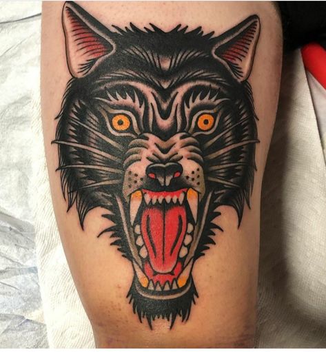 Wolf Tattoo Design Traditional, Classic Wolf Tattoo, Wolf Knee Tattoo Men, Vintage Wolf Tattoo, Knee Tattoo Men Traditional, Wolf Flash Tattoo, Wolf Tattoo Design Men Chest, Cerberus Tattoo Traditional, Traditional Style Animal Tattoos