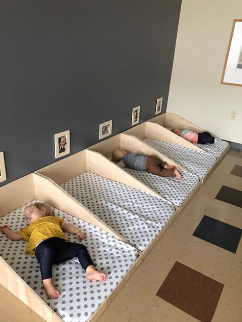 Toddler Daycare Rooms, Daycare Room Design, Home Daycare Ideas, Daycare Rooms, Toddler Daycare, Kindergarten Interior, Preschool Designs, Maluchy Montessori, Daycare Decor