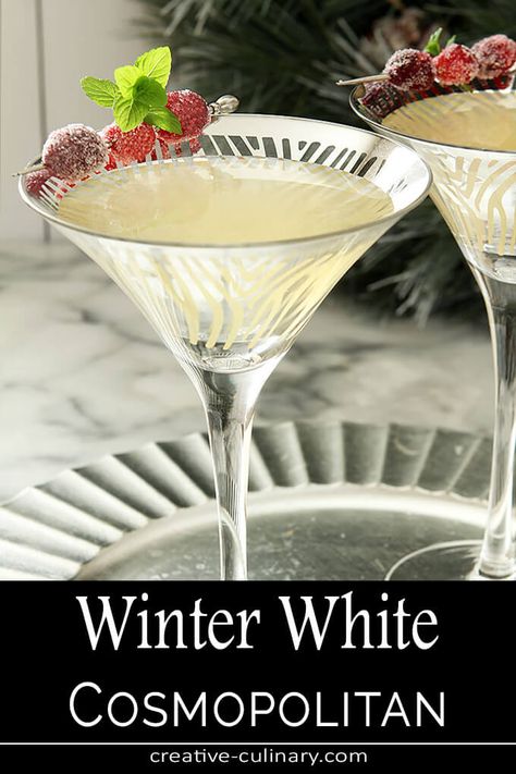 Winter White Cosmopolitan, White Cosmopolitan, Nye Drinks, Cosmopolitan Cocktail Recipes, Cosmopolitan Cocktails, Cranberry Martini, Hard Drinks, Christmas Martini, Cosmopolitan Cocktail