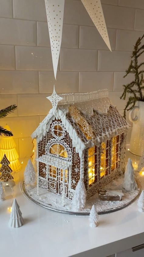 Gingerbread House Winter Wonderland, Cozy Gingerbread House, Snowy Gingerbread House, Gingerbread House Details, Hanukkah Gingerbread House, Royal Icing Recipe Gingerbread House, Nordic Gingerbread House, White Gingerbread House Ideas, Gingerbread Christmas Lights On House