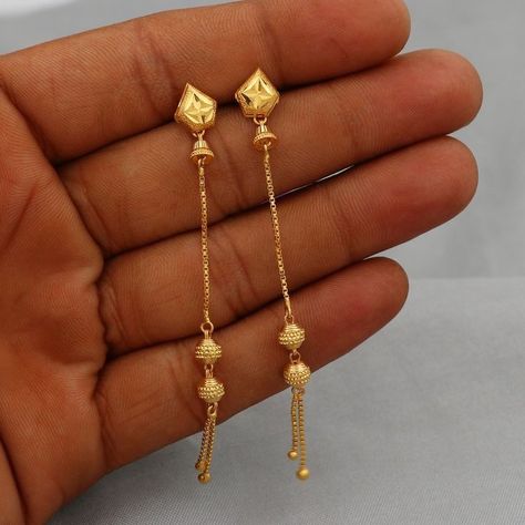 Gold sui dhaga earrings Sui Dhaga Earrings, Gold Indian Earrings, Sui Dhaga, Gold Neck Chain, 22 Carat Gold Jewellery, Bridal Jewels, Antique Necklaces Design, Modern Gold Jewelry, Long Gold Earrings