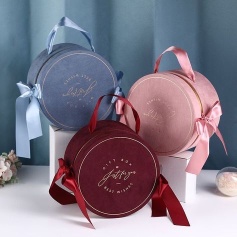 Round Gift Box, Corporate Branded Gifts, Wedding Favor Gift Boxes, Round Gift Boxes, Gift Box Wedding, Luxury Packaging Design, Candy Gift Box, Storage Buckets, Brand Color Palette