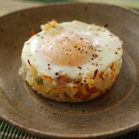 Baked Eggs Napoleon Egg Muffins, Läcker Mat, What's For Breakfast, Baked Eggs, Breakfast Brunch Recipes, Breakfast Time, Deviled Eggs, Omelet, An Egg