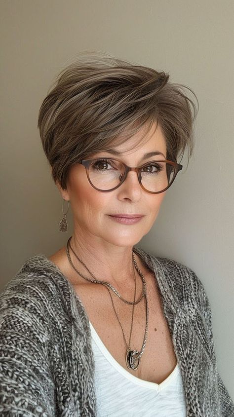 Morning Hairstyles, Shaved Pixie, Modern Short Hairstyles, Sweet Easy, Fishtail Braids, Braiding Styles, Dutch Braids, Hairstyles With Glasses, Easy Morning