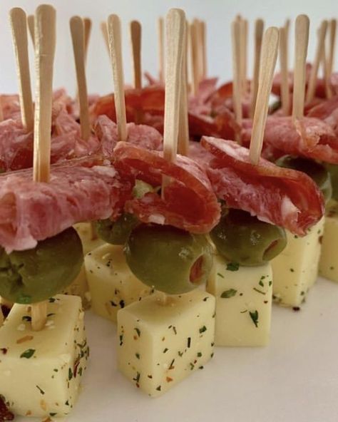 Best Cold Appetizers, Appetizers For Summer, Easy Cold Appetizers, Appetizers Finger Foods, Easy Cold, Catering Ideas Food, Party Food Buffet, Party Food Platters, Cold Appetizers