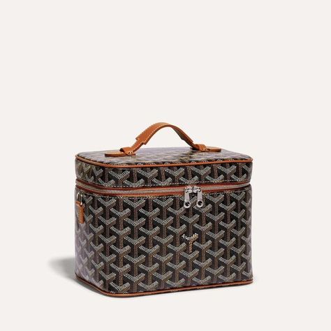 Goyard Bag, Vanity Bag, Vanity Case, Circle Studs, Hanging Bag, Toiletry Bags, Birkin Bag, Louis Vuitton Handbags, Cosmetic Bag