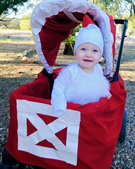 Barn Wagon Halloween Costume, Chicken Coop Wagon Halloween, Chicken Family Costume, Baby Wagon Halloween Costume, Wagon Halloween Ideas, Diy Chicken Costume, Stroller Halloween, Stroller Halloween Costumes, Wagon Halloween Costumes