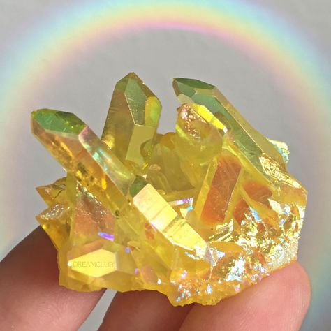 Yellow Orange Crystals, Yellow Gemstones Aesthetic, Yellow Topaz Aesthetic, Yellow Crystals Aesthetic, Yellow Magic Aesthetic, Yellow Aura Aesthetic, Sun Crystals, Magic Aura, Crystals Aesthetic