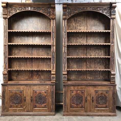 Bookstore Furniture, Medieval Room Decor, Carved Bookshelf, Medieval Living Room, Carved Wood Furniture, Dnd Room, Creative Headboard, Brave Merida, Medieval Decor