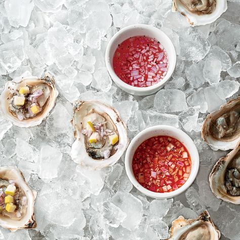 3 Mignonette Sauces for Oysters Mignonette Recipe, Mignonette Sauce, Victorian Sponge, Oyster Party, Lemon Juice Recipes, Cooked Oysters, Grilled Oysters, Pickled Okra, Food Seafood