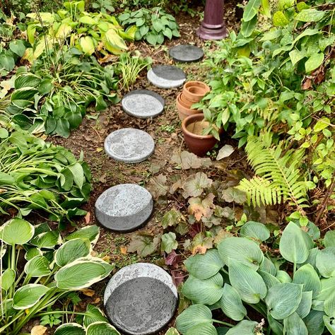 Garden Wallpaper, Moon Garden, Stepping Stone, Garden Cottage, Dream Garden, Garden Planning, Garden And Yard, Green Thumb, Backyard Garden