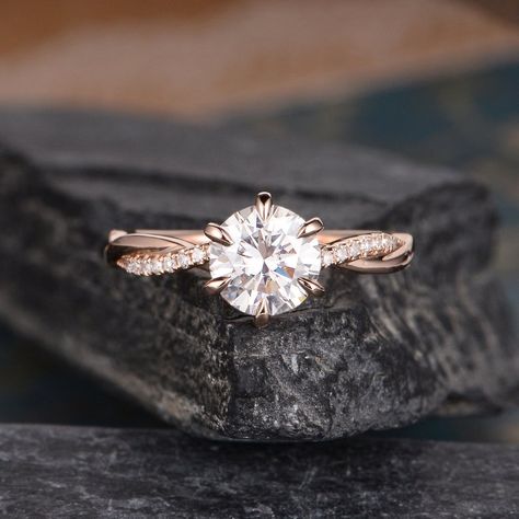 Twisted Band Engagement Ring, Moissanite Engagement Ring Rose Gold, Half Eternity Ring Diamond, Engagement Rings Twisted, Wedding Rings Photos, Round Halo Engagement Rings, Cute Engagement Rings, Future Engagement Rings, Engagement Ring Rose Gold