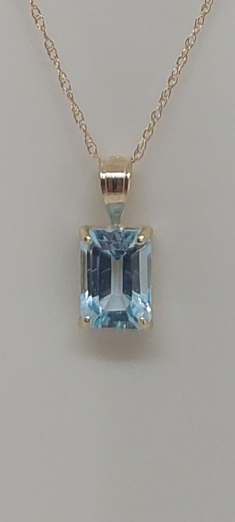 Jewelry Aquamarine, Aquamarine Color, Birthday Stone, Pendant Ideas, Aquamarine Birthstone, March Birthday, Aquamarine Pendant, Aquamarine Necklace, Jewelry Accessories Ideas