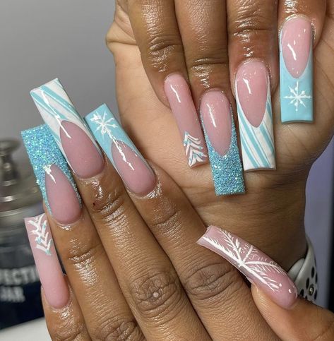 Baby Blue And White Christmas Nails, December Acrylic Nails Art Ideas, Blue Christmas Nails Square, Light Blue Nails Christmas, Light Blue Holiday Nails, Winter Nail Inspo Acrylic, Christmas Nails Acrylic Blue, Blue Christmas Nails Acrylic, Christmas Nail Designs Blue