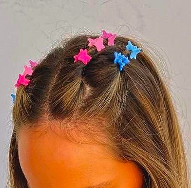 Hair Clips Hairstyles, Cute Clips, Mini Butterfly, Color Butterfly, Design Hair, Clip Hairstyles, Hairdos For Short Hair, Peinados Fáciles Para Cabello Corto, Baby Hair Clips