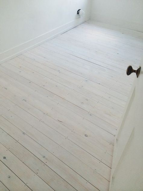 Whitewashed Floorboards, White Wash Wood Floors, White Painted Wood Floors, White Painted Floors, White Floorboards, Painted Floorboards, White Wooden Floor, White Washed Pine, White Washed Floors