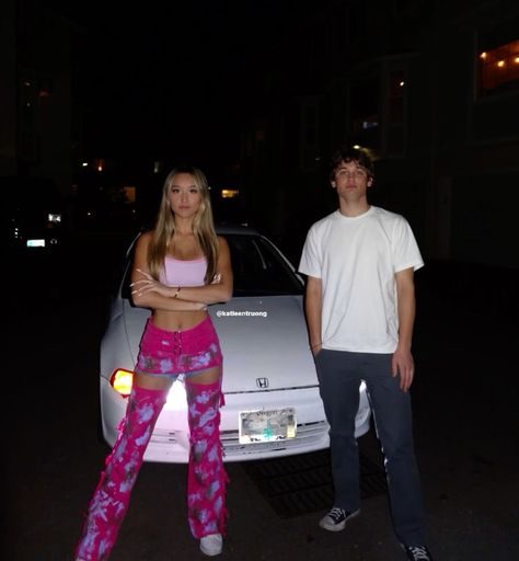 Paul Walker And Suki Costume, Suki And Paul Walker Costume, Brian And Suki Fast And Furious Halloween Costume, Suki And Brian Halloween Costume, Brian And Suki Costume, Devon Aoki Costume, Suki And Bullet Costume, Aesthetic Couples Halloween Costumes, Suki And Brian Costume