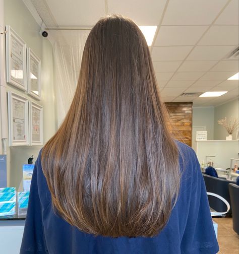 Front Layers Back Straight Haircut, Long Round Layers Haircut Straight, Rounded Haircut Long Straight Hair, U Shape Long Haircut, Long Hair Rounded Ends, Round Bottom Haircut, Round Long Haircut, Round Edge Haircut, Long Haircut From Back