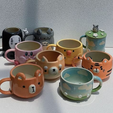 Ceramic Glass Design, Cute Clay Cup Ideas, Mug Clay Designs, Ceramics Mug Ideas, Clay Cup Ideas, Cup Clay, Ceramics Pottery Mugs, Clay Cup, Cerámica Ideas