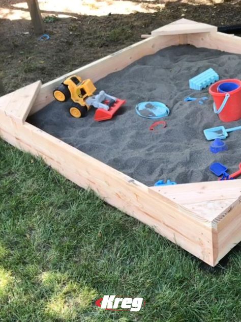 Sandbox Diy, Simple Sandbox, Sandbox Plans, Diy Backyard Movie, Build A Sandbox, Backyard Sandbox, Backyard Movie Theaters, Diy Sandbox, Handyman Projects