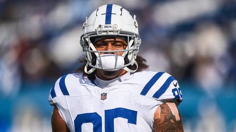 Indianpolis Colts TE arrested, accused of 'body-slamming' woman Check more at https://maholicious.com/indianpolis-colts-te-arrested-accused-of-body-slamming-woman/ Stephen Holder, Battery Charge, County Jail, Indianapolis Colts, Indiana