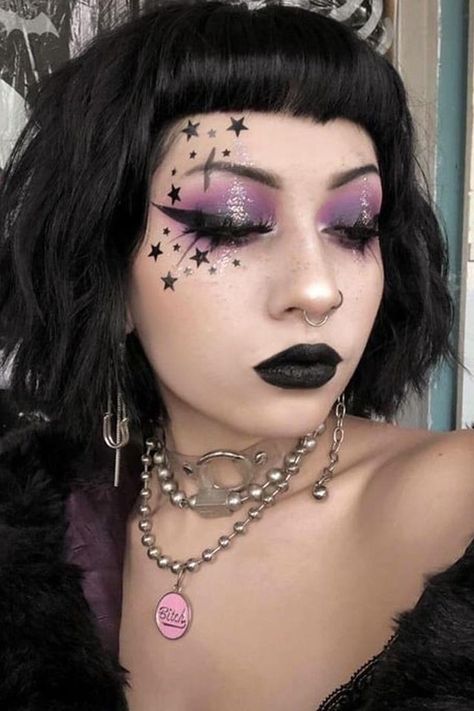 Witchy Makeup, Goth Makeup Looks, Pastel Goth Makeup, Goth Eye Makeup, Purple Makeup Looks, Rock Makeup, Eyeliner Ideas, Purple Goth, Punk Makeup