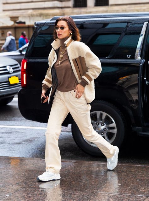 February 2020 Estilo Zendaya, Stile Kendall Jenner, Bella Hadid Street Style, Leni Klum, Italian Summer Outfits, Bella Hadid Outfits, Bella Hadid Style, Hadid Style, Zoe Kravitz