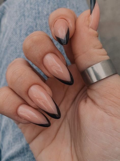 Black french nails Rounded Stilleto Nails Long, Oval Nail Ideas, Oval Acrylic Nails, Black French Nails, Almond Acrylic Nails, Nagel Inspo, Oval Nails, Nature Tattoos, Classy Nails