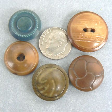 Antique Buttons For Sale, Vintage Buttons Crafts, Vintage Buttons Antiques, Buttons Crafts Diy, Button Collecting, Buttons Crafts, Vintage Sewing Notions, Buttons For Sale, Shiny Objects