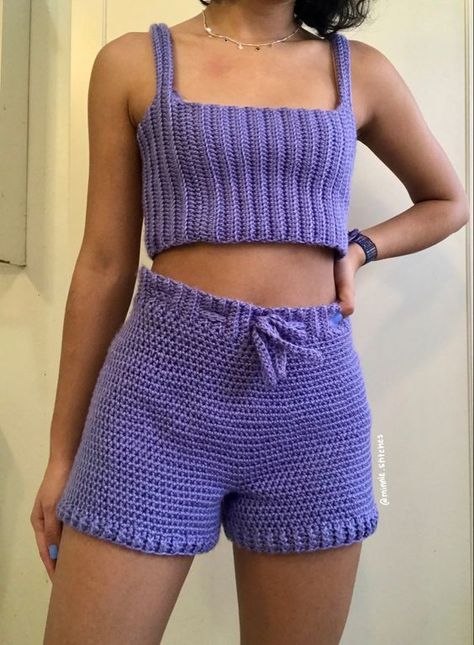 crochet shorts outfits Crochet Shorts Outfit, Crochet Two Piece, Crochet Top Outfit, Crochet Bottoms, Crochet Skirts, Crochet Short, Crochet Shorts, Crochet Inspo, Crochet Fashion Patterns