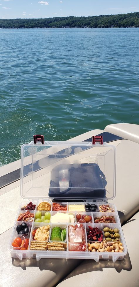 Snackle Box Ideas Fishing, Food For Fishing Trip, Beach Tackle Box Snacks, Fishing Box Charcuterie, Lake Snack Ideas, Best Beach Snacks For Kids, Snackle Box Ideas Beach, Snackle Box Ideas For Boat, Snack Tackle Box For Kids