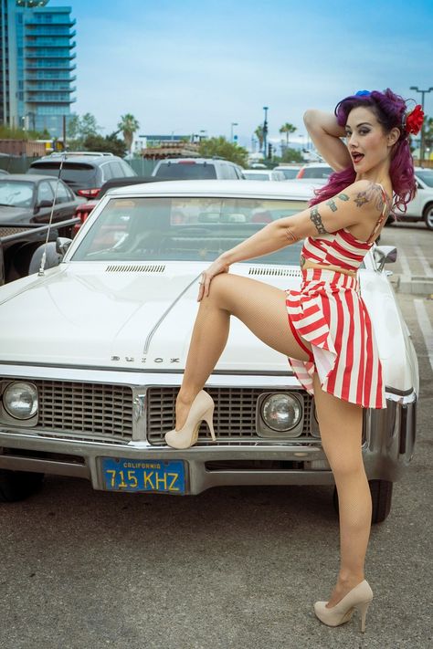 Rockabilly Photoshoot, Pinup Photo Shoot Ideas, Vintage Pinup Photoshoot, Pin Up Pictures, Pinup Photoshoot, Pinup Poses, Pin Up Looks, Pin Up Poses, Modern Pin Up