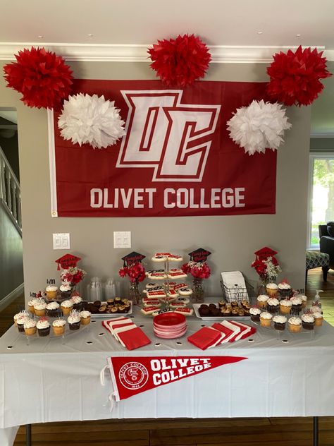 Grad Party Ideas For Athletes, Graduation Party For Two Graduates, Graduation Party College Table, College Table Grad Party, College Themed Graduation Party, College Decorations, College Themed Party, Maroon And White Graduation Party Ideas, Signing Party Ideas College