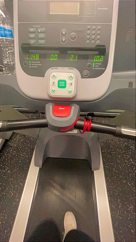 Treadmill Aesthetic, Incline Treadmill Workout, Treadmill Benefits, Proper Running Form, Running Pace, Interval Running, Tempo Run, Short Workouts, Treadmill Walking