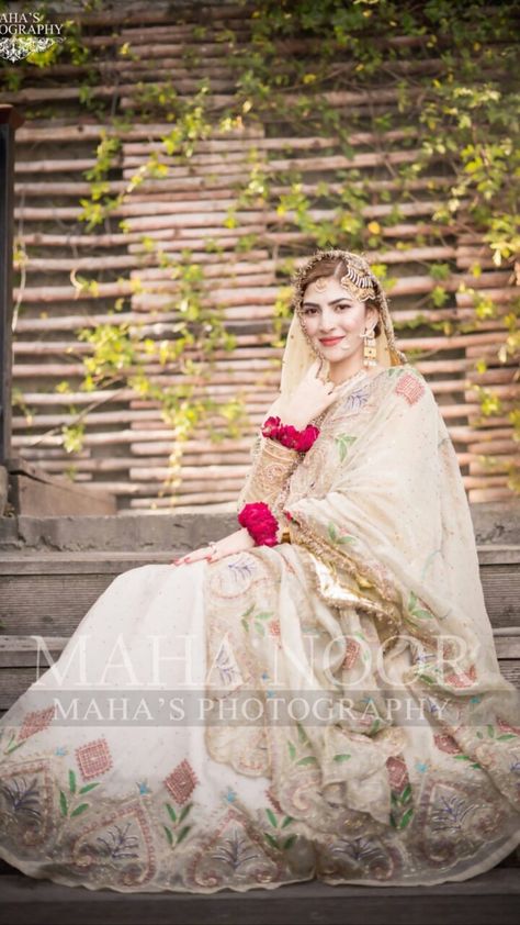 Naimal Khawar Wedding, Nimal Khawar, Naimal Khawar, Nikkah Bride, Bridal Mehndi Dresses, Wedding Bridesmaids Dresses Blue, Desi Wedding Dresses, Bridal Dresses Pakistan, Pakistani Wedding Outfits