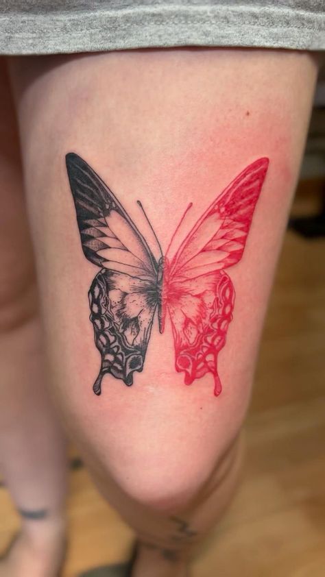 Butterfly Tattoo Ideas, Unique Butterfly Tattoos, 16 Tattoo, Pola Tato, Pretty Hand Tattoos, Unique Butterfly, Small Pretty Tattoos, Red Ink Tattoos, Pretty Tattoos For Women