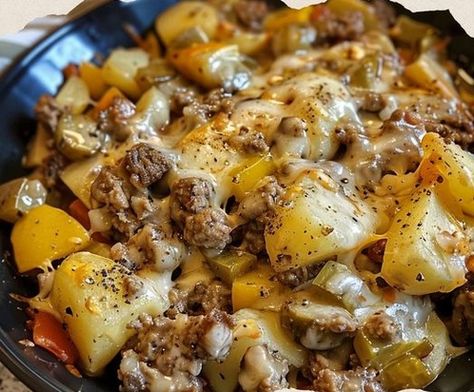 Crockpot Cheesesteak Potato Casserole Recipe – Easy Family Recipes Easy Crockpot Meals With Potatoes, Best Fall Crockpot Recipes Dinner, 9x13 Crockpot Casserole Recipes, Crockpot Cheese Steak Potato Casserole, Cheesesteak Potato Casserole Crockpot, Potato Crockpot Meals, Crockpot Hotdish Recipes, Crockpot Ground Beef And Potatoes, Cowboy Casserole Crockpot